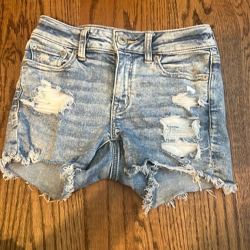 American Eagle Outfitters Womens Size 0 distressed jeans shorts EUC